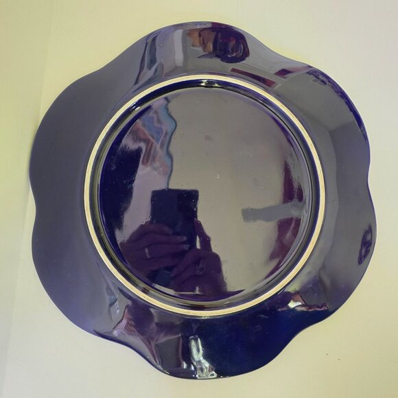 Hand Painted Dark Blue Scalloped Edge Ceramic Plate With Gold Trim From Italy - Picture 8 of 9